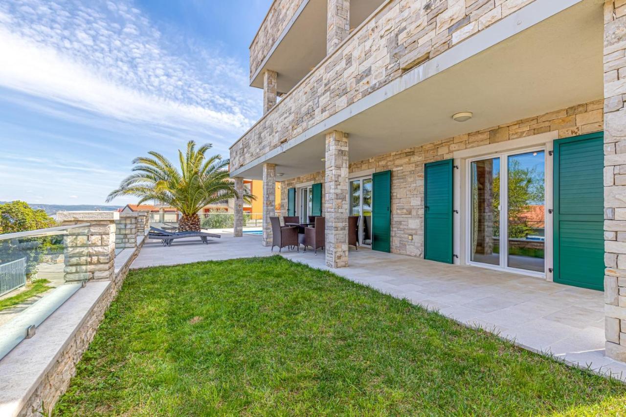 Villa Milena With Pool And Sea View Crveni Vrh Exterior photo