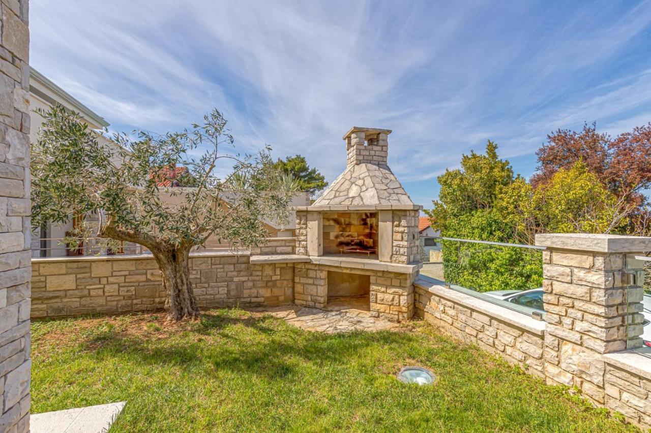 Villa Milena With Pool And Sea View Crveni Vrh Exterior photo
