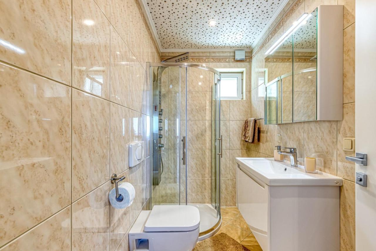 Villa Milena With Pool And Sea View Crveni Vrh Exterior photo
