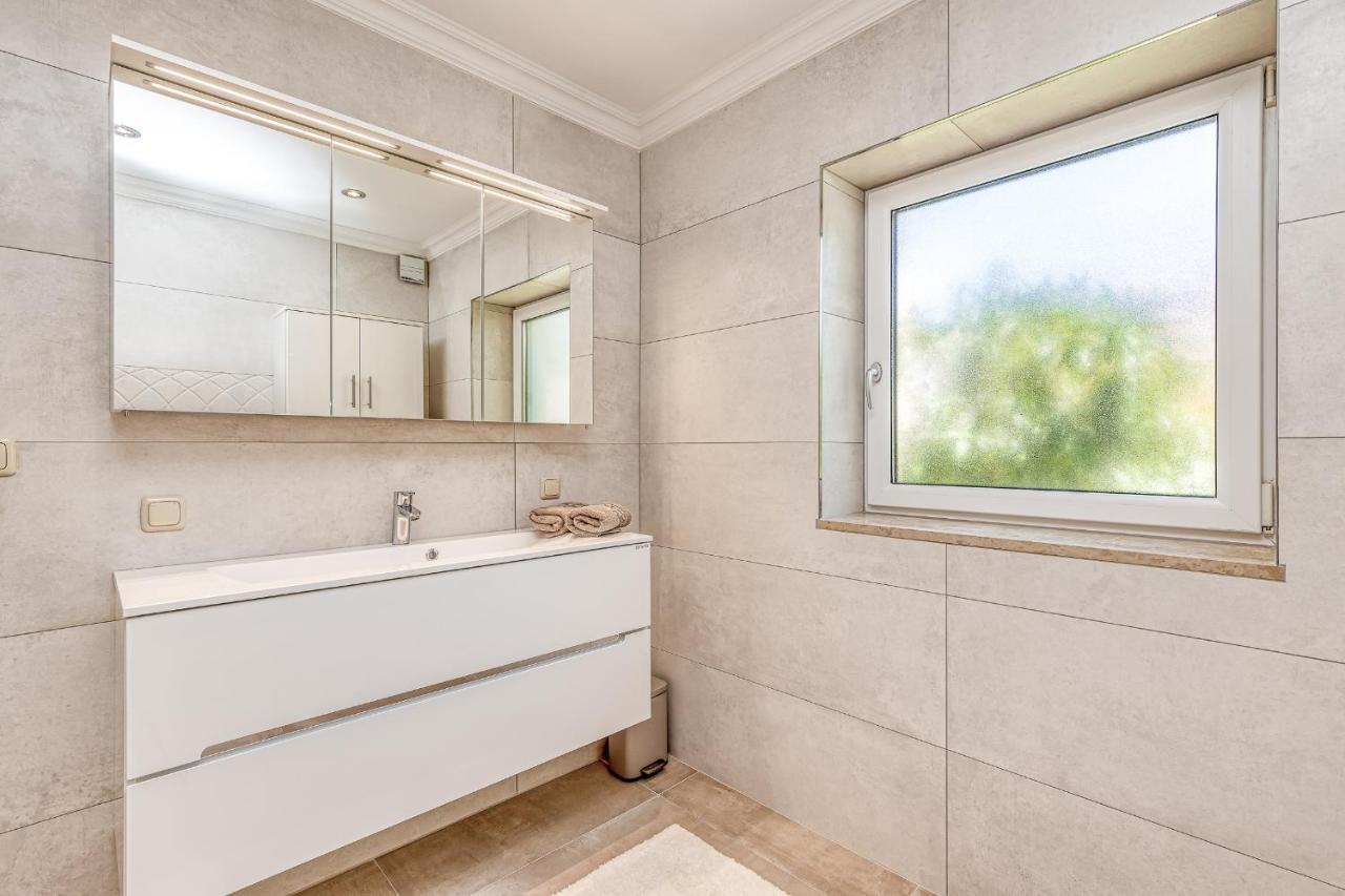 Villa Milena With Pool And Sea View Crveni Vrh Exterior photo