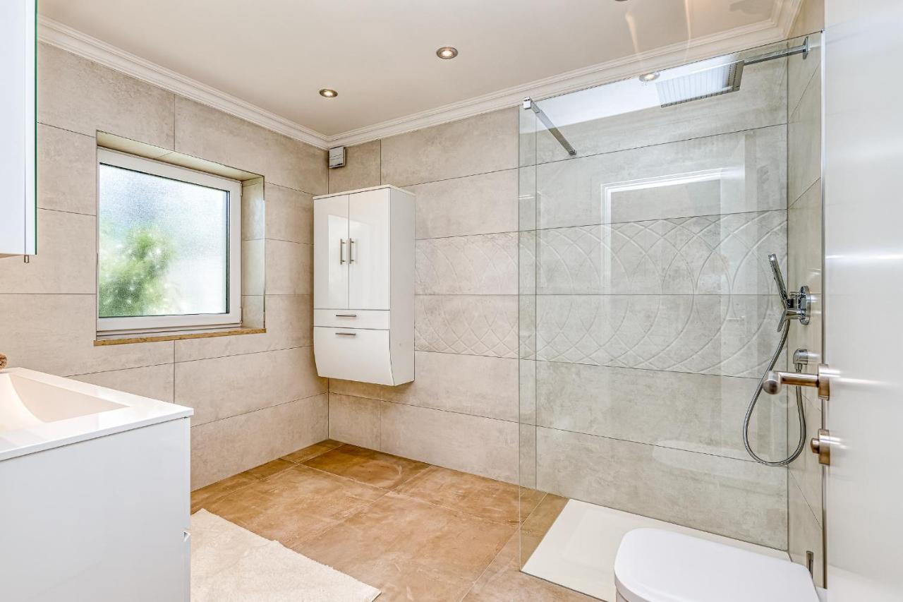 Villa Milena With Pool And Sea View Crveni Vrh Exterior photo